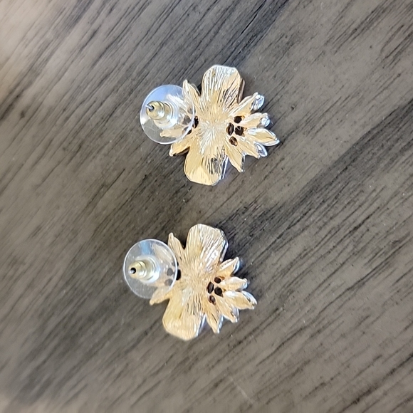 NWOT Plunder Earrings - Picture 2 of 3